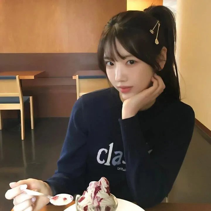 隔楼女孩：我们之间的层距